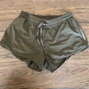 Lululemon Hotty Hot Low Rise Lined Short